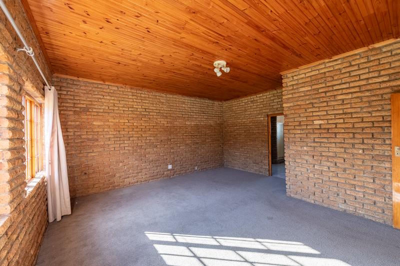 5 Bedroom Property for Sale in Riviersonderend Western Cape